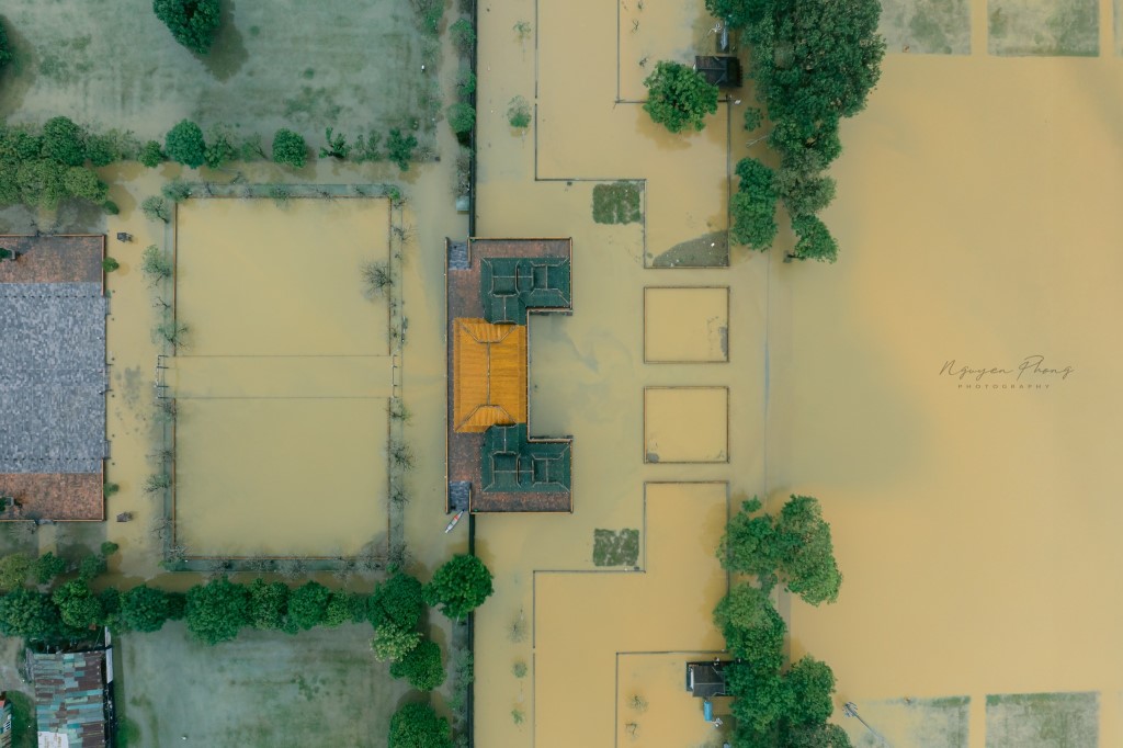 lu lut tai hue_hue ngap lut_mua lu tai hue_ mua nang tai hue_ngap lut hue 202512.jpg